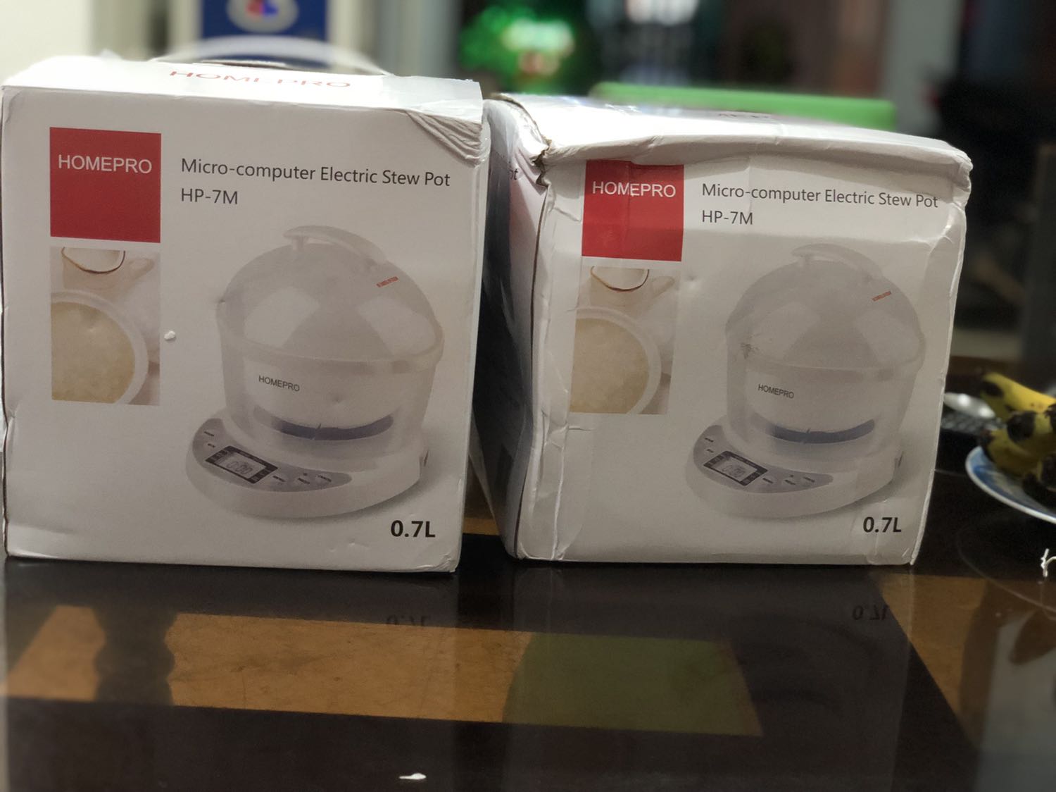 Mẫu mã đẹp, nhỏ, gọn. Có nhiều chế độ và nhiều món trưng cách thuỷ. Đã thử chưng yến và kết quả tốt. 

Có điểm trừ là thùng giao hàng bị hư, móp méo. Mình đặt 2 thùng. 1 để dùng, 1 để tặng. Nếu móp cả 2 thùng thì rất rất tệ khi tặng quà cho khách. 

Tiki nên xem lại sản phẩm trước khi chuyển đến cho khách hàng.