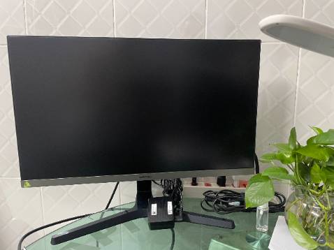 Thiết kế tối giản sang trọng, chất lượng hình ảnh tốt. Quá rẻ so với giá