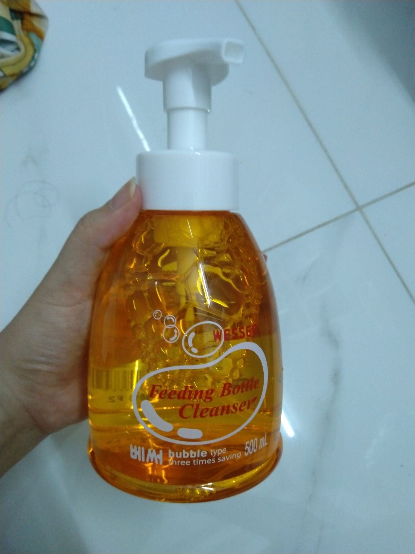 nước rửa khi pump ra thành dạng bọt, cảm giác tiết kiệm hơn, lại sạch hết lớp chất béo trên bình
Sản phẩm toàn bằng tiếng Hàn nên ko biết hạn sử dụng như thế nào, có ngâm bình thay vì rưatruqjc tiếp được không