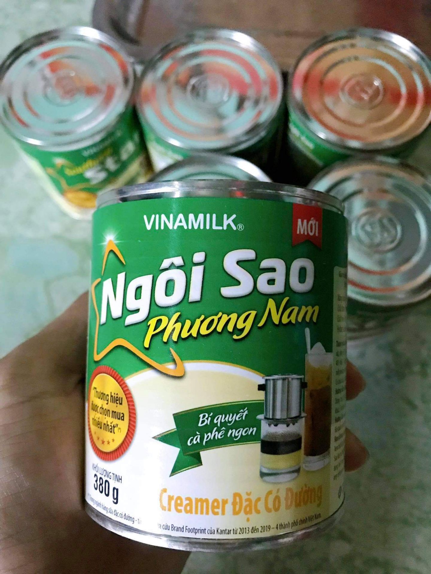 Sữa giao được đóng gói kỹ, *** nguyên vẹn, hạn sử dụng 2022. Tuy giao hàng trễ hơn 1 ngày so với thời gian dự kiến do trời mưa nhưng sản phẩm nhận được ưng ý, còn mới và rất tốt.