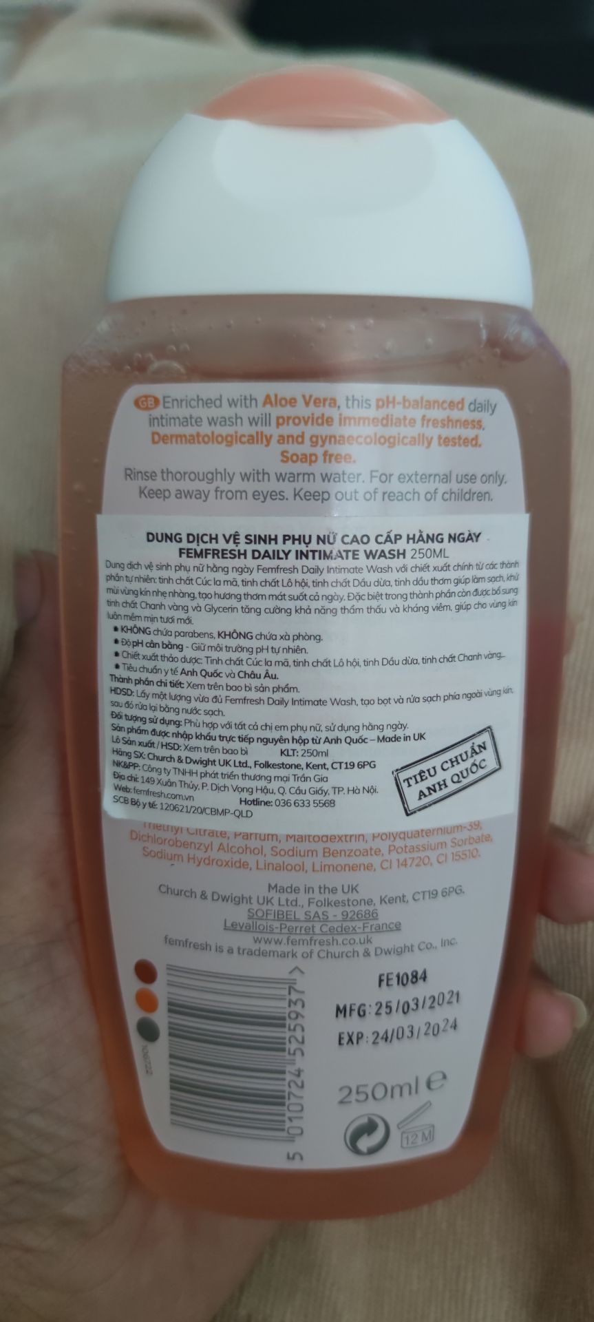 Mùi thơm, dịu nhẹ. 
shop tâm lý che tên hàng. Giao hàng nhanh, đóng gói cẩn thận. 
có điểm trừ là nắp mở thiết kế hơi cấn, bất tiện.