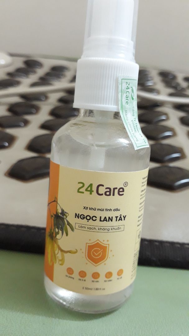 Hai chai này ngửi mùi cưng xỉu. Ngọc lan thì mùi thơm hơi giống nước hoa, xịt nhiều là thơm nồng nàn luôn. Mùi này lần đầu tiên mình thấy shop bán đó, còn có nhiều mùi hay hay sẽ mua thử xem ntn