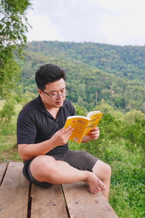 Cuốn sách được gửi rất cầu kỳ, chu đáo, có cả thiệp cảm ơn rất xinh. 

Đây là một cuốn sách bổ ích, có tính ứng dụng thực tiễn rất ok.