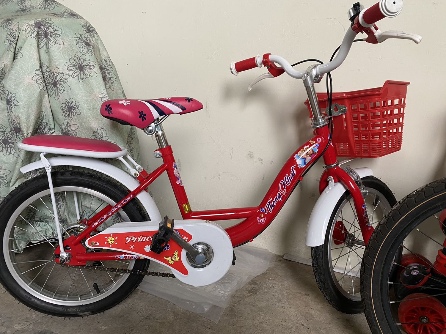 Xe chắc chắn, đóng gói kỹ lưỡng, giỏ xe bị nứt nhưng ko quan trọng lắm