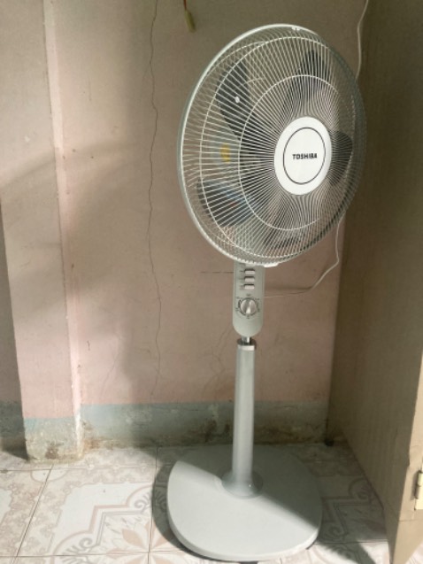 Hàng đóng gói chắc chắn, khớp nối ráp vào rất khít và cứng cáp, quạt quay êm, nhẹ nhàng. Cảm ơn Shop, Tiki và Toshiba!