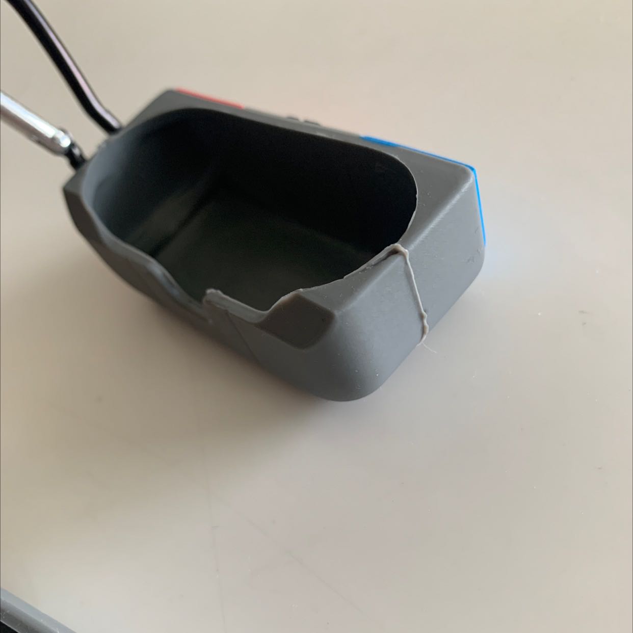 Hình thì đẹp nhưng hàng thực tế độ hoàn thiện rất rất kém nha mọi người, khuyên không nên mua