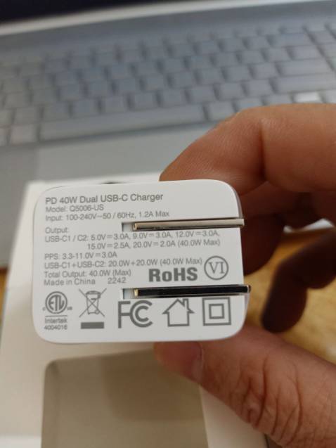 Củ sạc nhỏ gọn mẫu mã đẹp, sạc nhanh 2 điện thoại cùng lúc mà không nóng hàng chất lượng. Tiki giao hàng nhanh