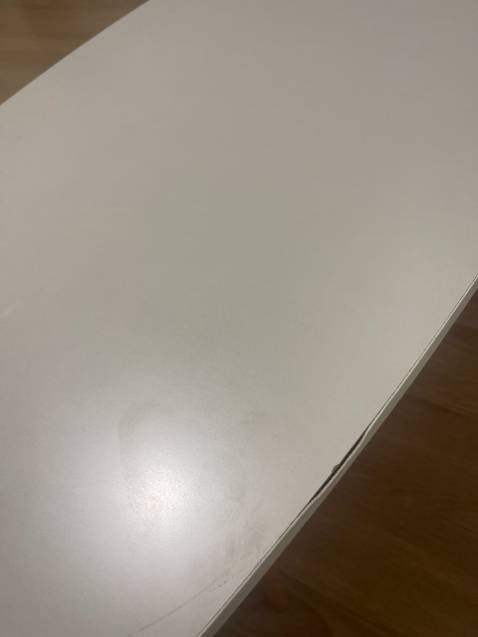 Mình nhận bàn mở ra thấy bị bung keo mép bàn, có nhắn tin báo shop mà chưa nhận dc phản hồi