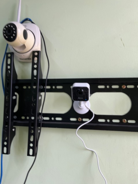 hàng hoá đóng gói cẩn thận.
Camera nhỏ gọn, hình ảnh rõ nét . Có nam châm nên gắn lên bề mặt kim loại thoải mái . 
Rất ok