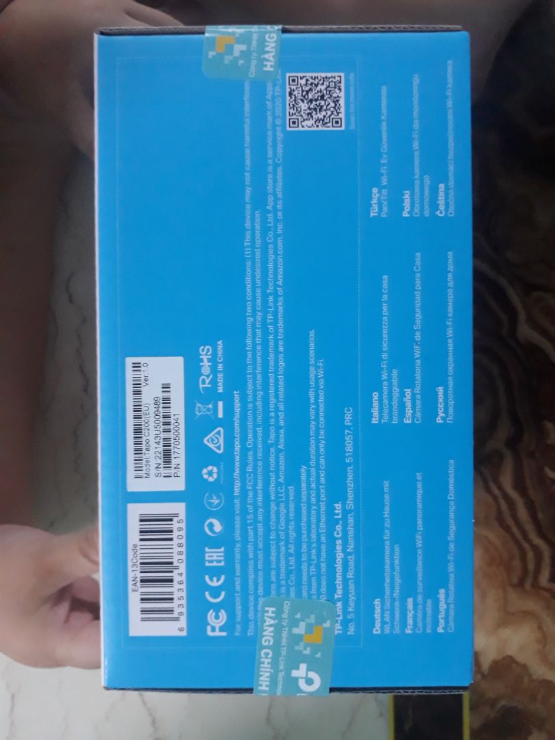 Nhà mình thì đang dùng camera của xiaomi, đợt này mua thêm quyết định chuyển sang dùng em này xem như thế nào. Mua hẳn 2 con.
Đánh giá ban đầu thì:
- Giao hàng nhanh, đặt 1 hôm sau là nhận được
- Đóng gói cẩn thận, có cả tem niêm phong bên ngoài của tiki
- Sản phẩm bên trong cũng còn mới nguyên hộp, có tem niêm phong luôn của nhà sản xuất
- Về chất lượng thì tạm thời thấy ổn, app dễ sử dụng vì hỗ trợ tiếng Việt. Còn độ bền thì chưa quánh giá được ngay. Phải dùng thêm 1 thời gian nữa đã. Tạm cho 4*.