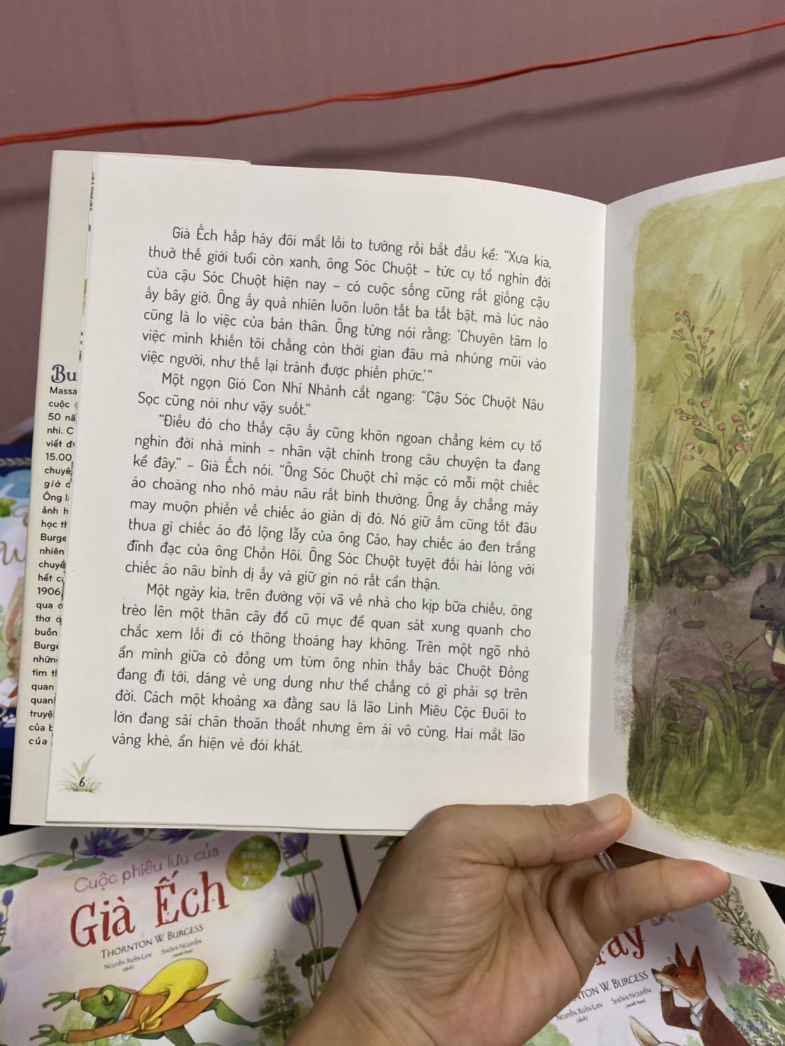 Bộ sách được đóng gói rất đẹp, hộp cứng dễ cất giữ. Mỗi quyển sách đều là bìa cứng, các trang sách in rất đẹp, font chữ rất đẹp. Nội dung hay.
Rất đáng tiền nha