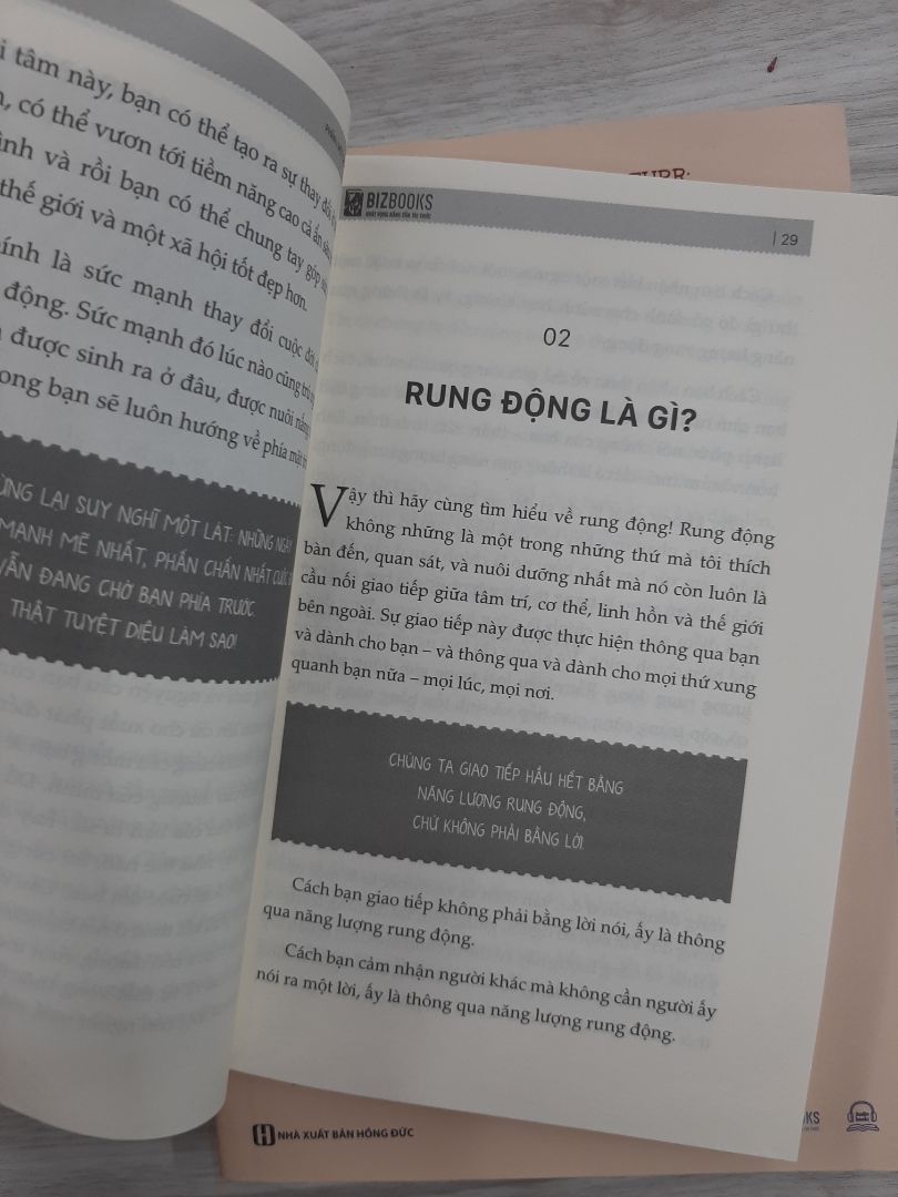 Cuốn sách giúp bản thân khám phá sức mạnh tiềm ẩn bên trong cơ thể, vượt qua lỗi đau tìm kiếm hạnh phúc cho riêng mình. sách nhỏ gọn, dễ dàng mang theo