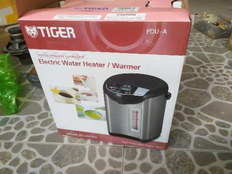 Hàng Nhật thì không chê được dùng sướng hơn nhiều mấy cái bình thủy xưa giờ mình dùng, mình mua 3 cái rồi cho ba mẹ 2 nhà và nhà mình 1 cái, Bình này làm nóng nhanh, nhìn đẹp và cực kỳ sang, shop đóng gói cẩn thận, giao hàng nhanh, mình mua trả góp nên cứ trả từ từ hiii