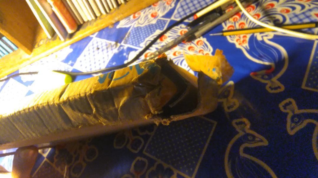 hơi thất vọng về chất lượng giao hàng của TIKI, hộp bên ngoài bì biến dạng nặng, đã vậy seal cũng bị trầy xước đến mức rách rơi rớt luôn. May là sách ko bị ảnh hưởng nhiều, bù lại TIKI giao hàng đến rất sớm nên mik vote 4 sao.