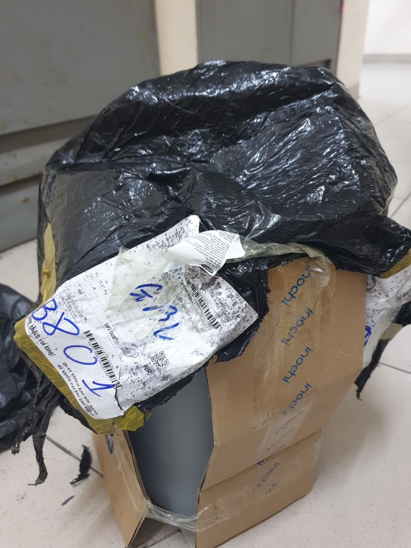 mua đơn 592k mà giao thiếu thùng 198k .giờ ko biết có giao lại thùng ko. lúc về ỷ y ko quay lại. 
  đóng hàng giao cho khách y như giao rác . lần đầu mới thấy.