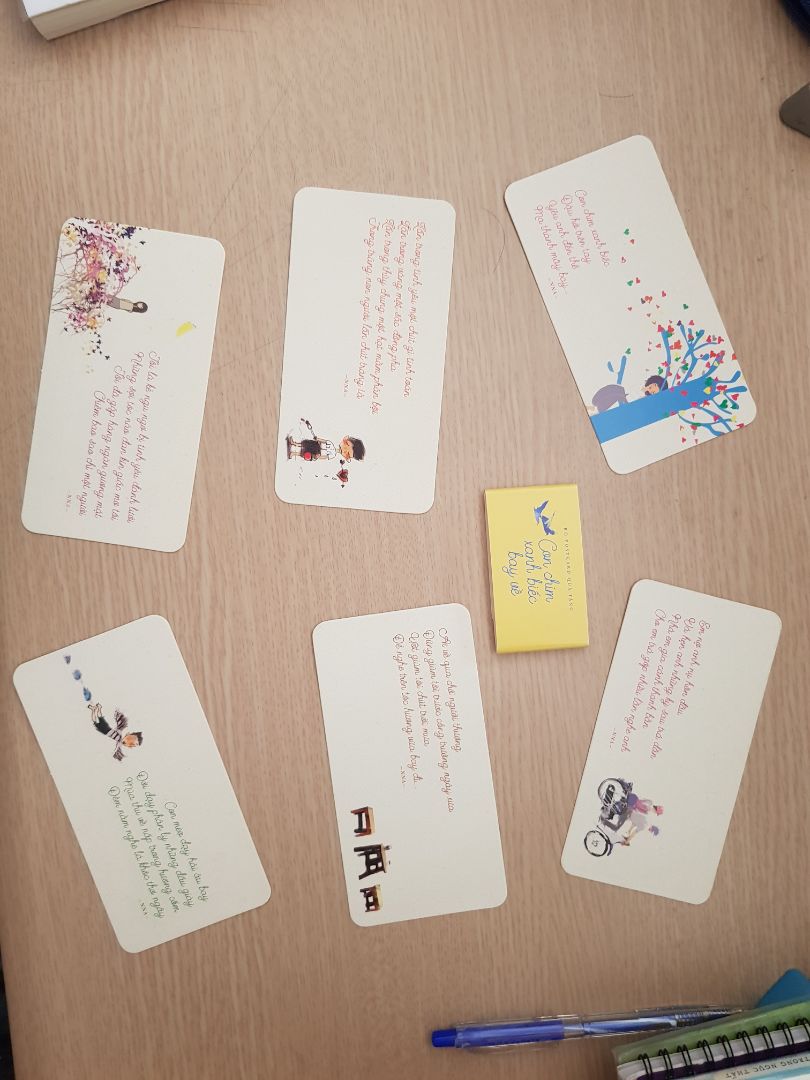 Truyện của Nguyễn Nhật Ánh lúc nào cũng vậy, tình cảm nhẹ nhàng, lời văn vui tươi, hóm hĩnh và kết thúc đa phần là happy end. Làm cho người đọc đọc xong cảm thấy tiếc nuối, còn muốn đọc thêm nữa. Sách còn được tặng thêm bộ book mark là những bài thơ dễ thương và xinh xắn lắm@