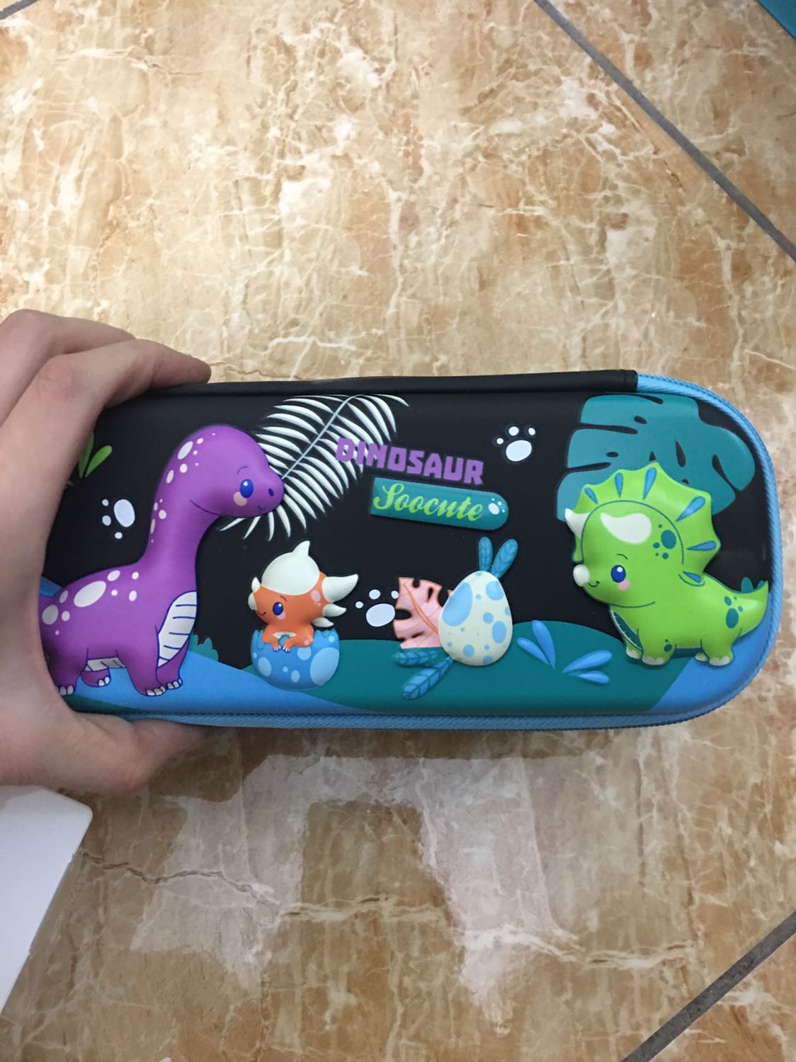 Đóng hàng cẩn thận , mở hàng ra bất ngờ hơn vì hộp bút đẹp xuất sắc