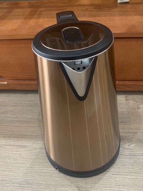 Mình đã đặt mua cũng 3sp của mitomo rồi. Chất lượng tuyệt vời nhé. Mình mới đặt thêm ấm siêu tốc. Màu vàng đồng nhìn cũng sang chảnh, ấm cầm rất nặng tay, chắc chăn, sp bảo hành 24 tháng. Ủng hộp shop vì tư vấn nhiệt tình, rất thích cho shop 10*