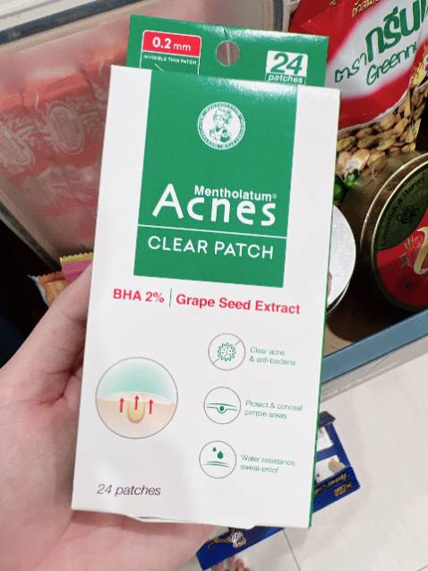 Một miếng dán vậy tầm được 8 - 12 tiếng, tới khi nào miếng dán đục thì mình gỡ ra. Keo dính chắc lắm ko sợ rớt, miếng dán cũng mỏng nên mình có dán cả ngày cũng ko làm khó chịu.