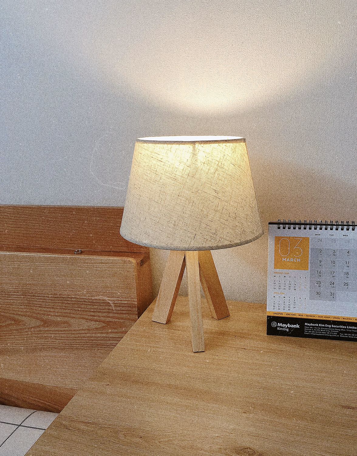 Đèn chắc chắn, nhỏ nhắn,tiki giao hàng nhanh hơn dự kiến