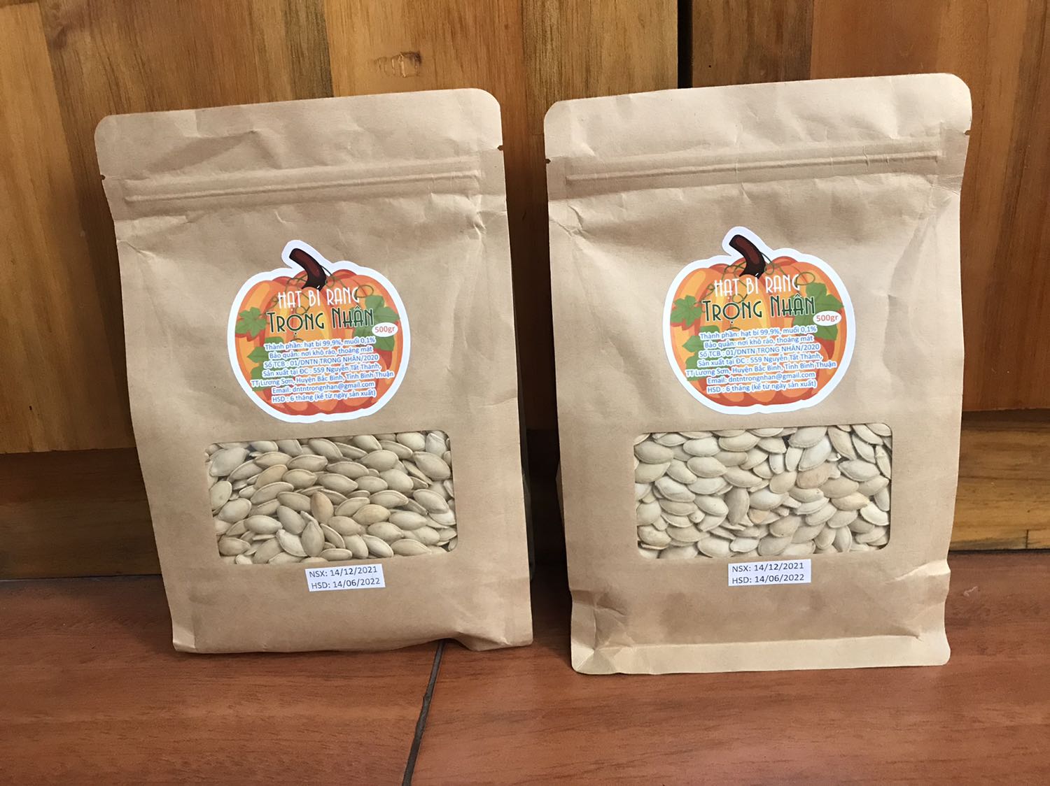 Hạt bí rang vừa tới, thơm, mặn vừa phải, hạt nhỏ nhưng mẩy, ít hạt lép! Đóng gói hàng kỹ và chắc chắn! Giao hàng nhanh chóng! Giá tốt!