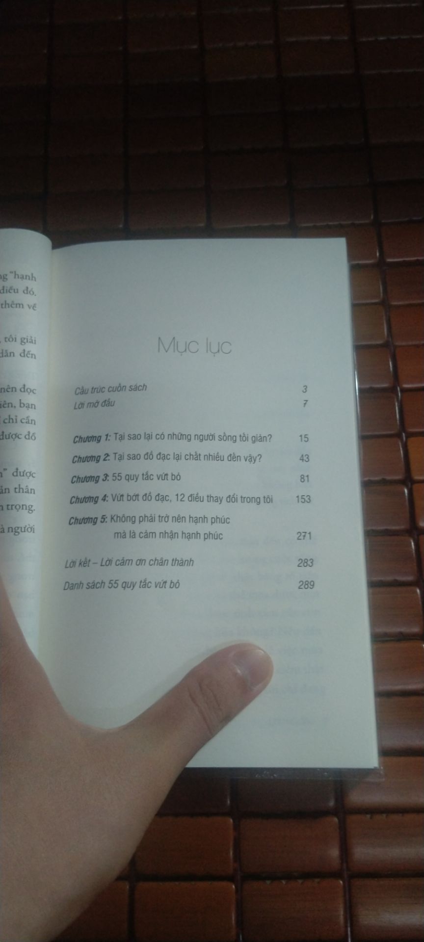 sách khá hay và tốt cho người không biết cách ngăn nắp bản thân và loại bỏ những thứ không cần thiết. Quản lý chi tiêu và đơn giản hoá cuộc sống trong nhà.