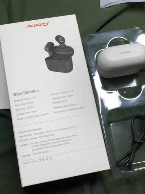 TIKI sử lý đơn hàng rất nhanh. Hàng giao chuẩn, yên tâm khi mua trên tiki là hàng chính hãng. Về cảm nhận sản phẩm: Mình thấy Tai Nghe Bluetooth Firo có thiết kế rất hiện đại, ổn trong tầm giá, vừa vặn và êm tai lắm. Dock sạc chắc chắn. Thời gian nghe nhạc lâu và kết nối tương đối ổn định. Cảm ơn TIKI & FIRO rất nhiều. Mình rất thích.