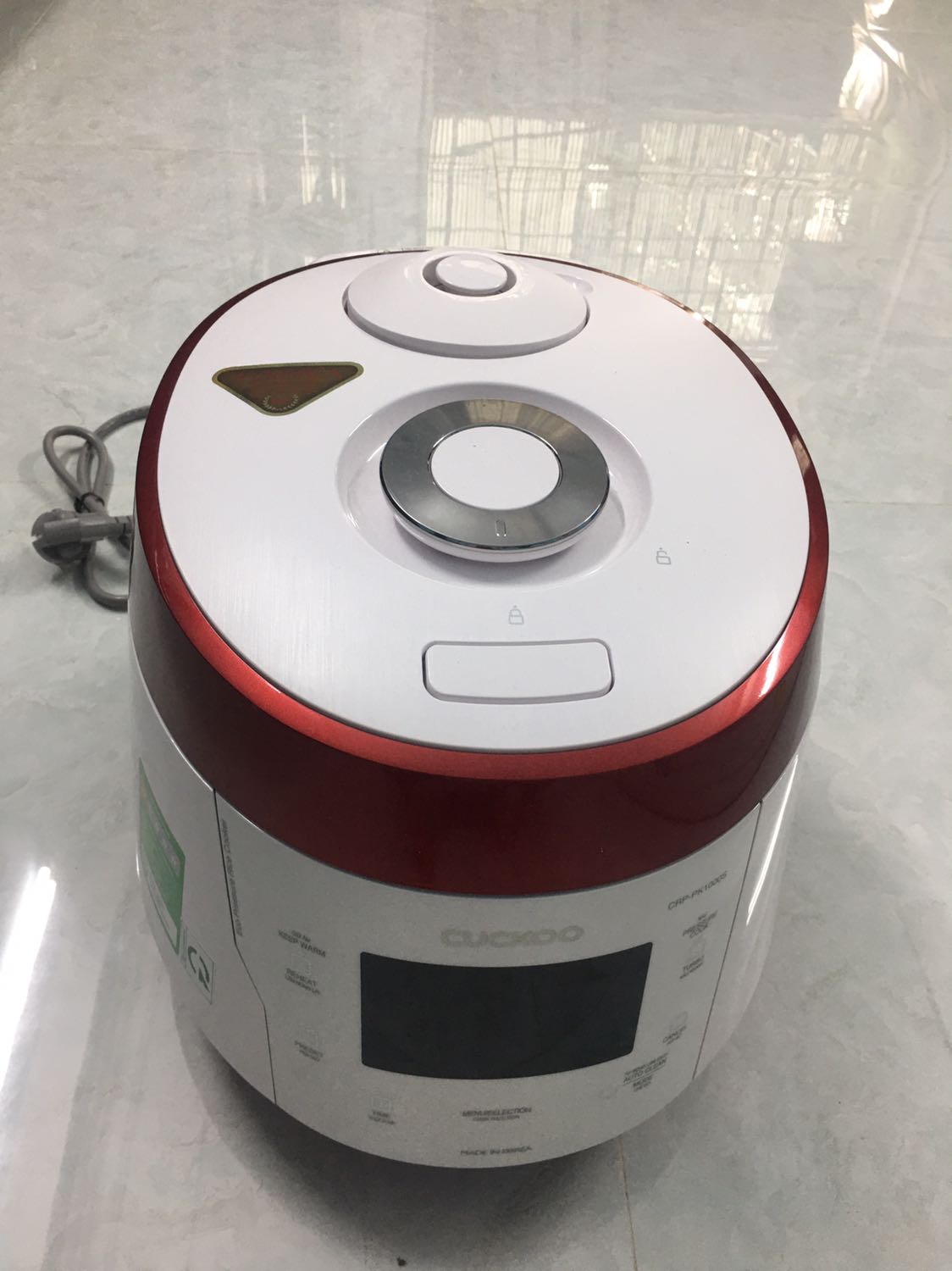 Nồi cơm thiết kế đẹp,sang trọng.Nấu cơm dẻo-rất ngon.Đặc biệt có van xả áp kho chọn chế độ áp suất.Nấu 20p cơm chín.Đóng gói cẩn thận. Nồi cơm thiết kế đẹp,sang trọng.Nấu cơm dẻo-rất ngon.Đặc biệt có van xả áp kho chọn chế độ áp suất.Nấu 20p cơm chín.Đóng gói cẩn thận.