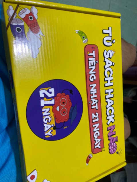 Thật sự bất ngờ về đóng gói của shop quá là thẩm mĩ và đẹp. Còn tặng thêm viết cho mình nữa. Thật đáng tiền bỏ ra. Mình tưởng chỉ có 1 quyển nhưng khui ra đến tận 3 quyển, có cả flascard nữa. Tuyệt vời