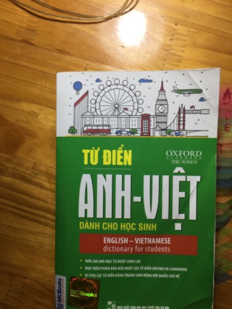 Từ điển này mình thấy phù hợp với các bạn hs,sv. Giải thích nghĩa bằng cả tiếng anh và tiếng Việt. Nhỏ gọn tiện mang đi. Sách chính hãng, có tem 🙂