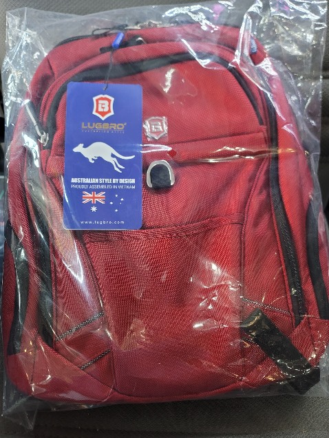 Màu đỏ ở ngoài đẹp như hình. Hài lòng nhe shop