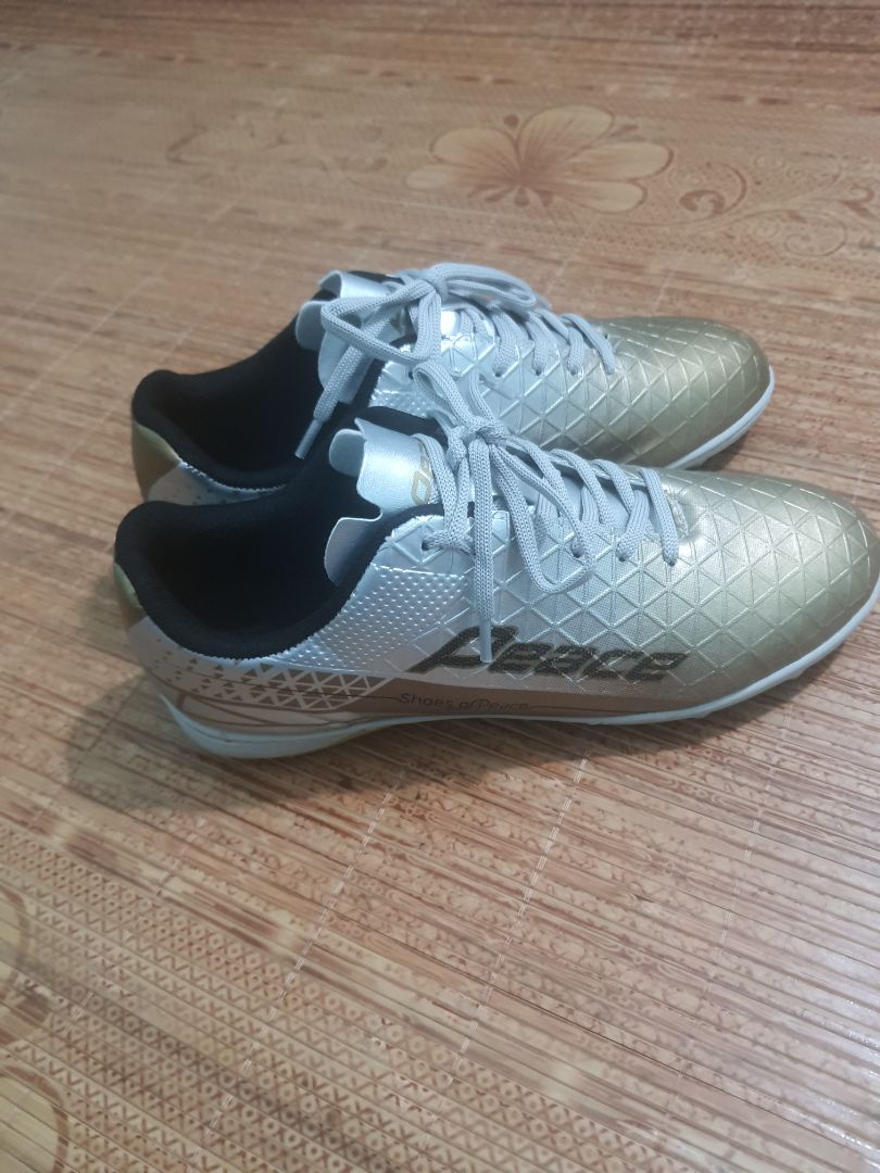 mẫu mã nhìn cũng khá đẹp. hộp hơi nát
được