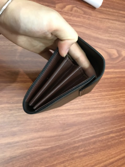 sản phẩm rất đẹp , e đã nhận đc hàng rồi ạ , ưng quá trời luôn , màu sắc đẹp da mềm nữa , sẽ luôn ủng hộ shop nhiều hơn ạ