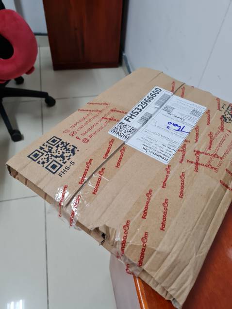 Sách thì đẹp không nói gì. Tuy nhiên đây là lần đầu mình nhận được gói hàng của tiki mà đóng gói tệ như vầy.may mà sách bên trong hk sao. Thùng giấy bên ngoài bị rách. Sách thì đẹp không nói gì. Tuy nhiên đây là lần đầu mình nhận được gói hàng của tiki mà đóng gói tệ như vầy.may mà sách bên trong hk sao. Thùng giấy bên ngoài bị rách.