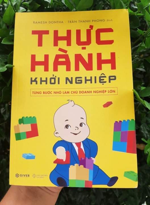 Nội dung sách chứa đựng nhiều bài học và tư duy hữu ích rất đáng tham khảo, đặc biệt là phần hướng dẫn đăng ký kinh doanh tại Việt Nam. Sách đi theo lộ trình từng bước nên dễ nắm bắt hơn! Tiki giao hàng nhanh.