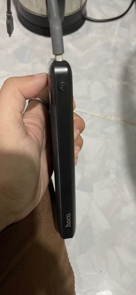 Sp tốt mới nguyên seal, nhưng cổng cắm hơi gắt, có thể do mới không