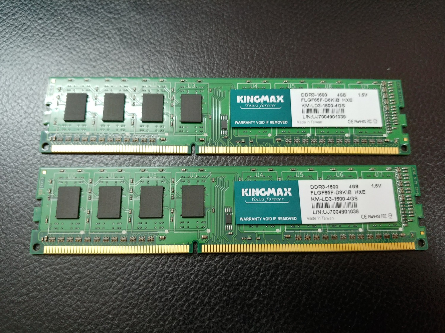 Mua thêm 2 thanh 4GB này để nâng cấp thêm RAM cho máy. Giá trên Tiki khá tốt vào  thời điểm mua (489k). Gắn vào thì máy chạy bình thường. Tuy nhiên, không thể đạt bus tối đa 1600 mà chỉ 1300 (dual channel). Trước đó khi chỉ có 2 thanh RAM cũ (Corsair) thì được 1600. Không biết có phải do mainboard không (Gigabyte B75-D3V), đã chỉnh XMP trong BIOS. Ngoài vấn đề đó ra thì đến giờ vẫn ổn.