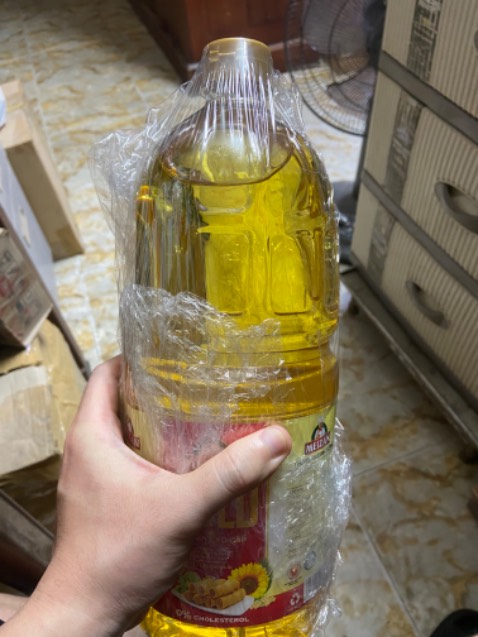 1 ĐƠN HÀNG THỰC SỰ TUYỆT VỜI: Nhân viên vận chuyển cực kỳ lịch sự, chuyên nghiệp và tuyệt vời. Giao hàng nhanh chóng cẩn thận. Thùng hàng nguyên vẹn như mới, bên trong chèn lót rất kỹ lưỡng. Rất mong TIKI BỌC HÀNG & GIAO HÀNG  SÁCH TRUYỆN CŨNG GIỮ GÌN ĐẸP ĐẼ CẨN THẬN NHƯ THẾ NÀY.