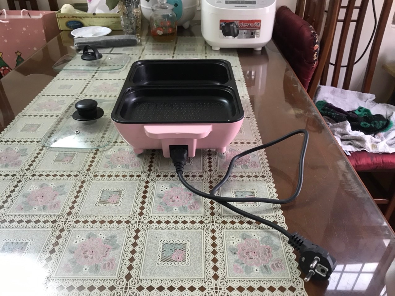 Bếp này về dùng không được: Cắm có vào điện nhưng phần lẩu  và phần nướng chỉ hơi nóng
Đề nghị đổi bếp khác