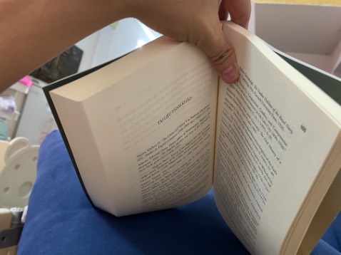 Không thể tin được, 1 cuốn sách 600 trang mà có tới 150 trang liệt kê tài liệu tham khảo, vô dụng không có 1 tí giá trị kiến thức gì. Tốn giấy tốn chỗ thừa cân nặng vô ích hoàn toàn.