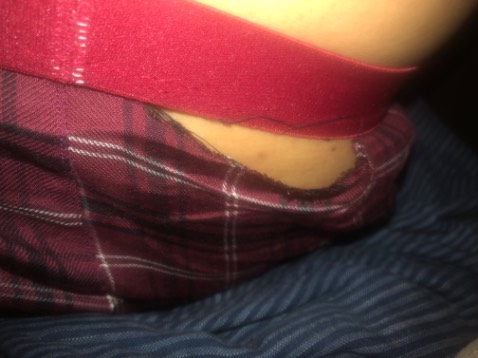 Quần đợt này rởm quá, mặc 2 ngày bục rách hết vòng  lưng, cho đổi hàng không vậy shop ơi