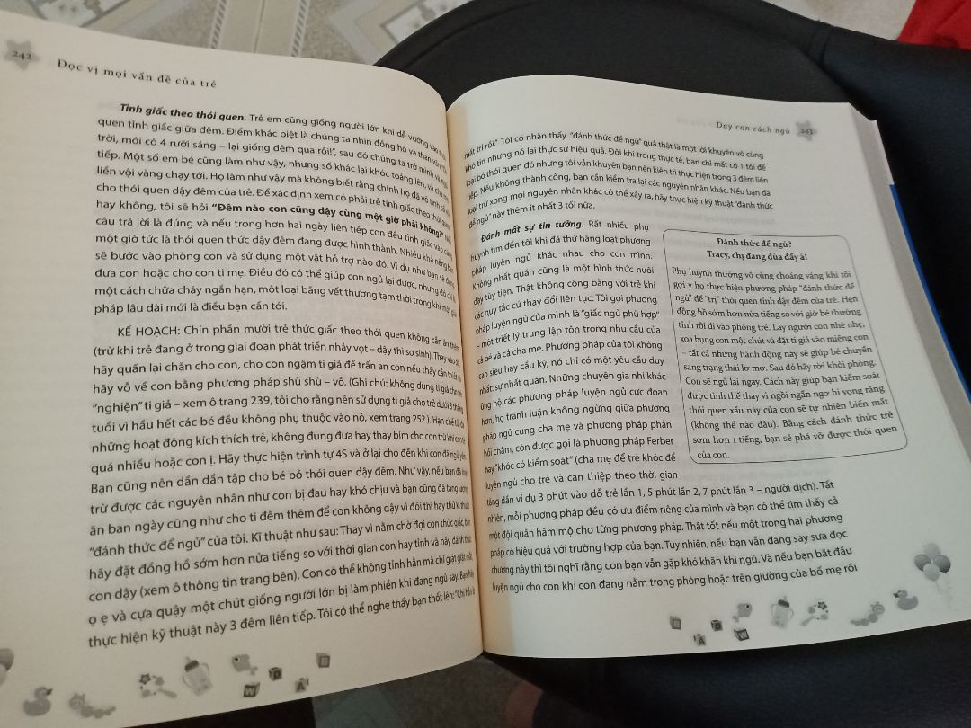 Sách đẹp, mới.
Quyển sách hình vuông, siêu dày, trên dưới 500 trang. Nhìn cũng hơi ngán nhưng ráng sắp xếp đọc để hiểu con hơn ?