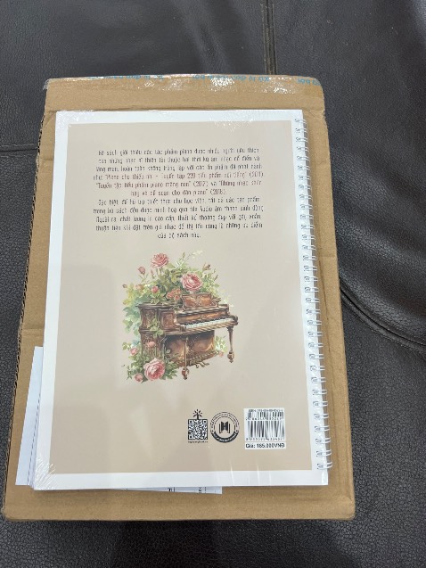 Đã nhận được hàng rồi shop nhé. Sách trang trí nhẹ nhàng và sinh động