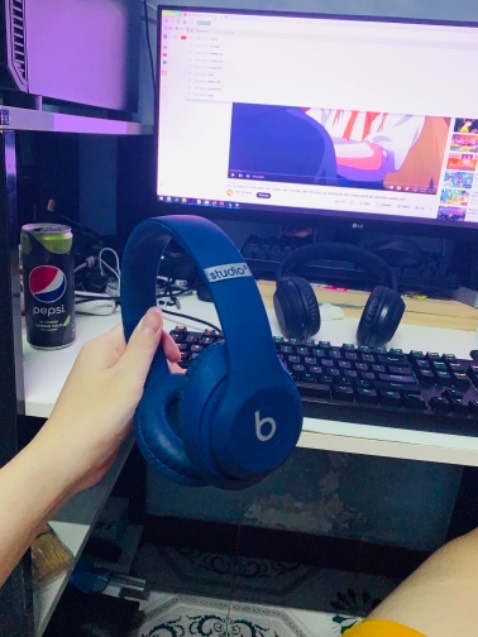 Treble rất chói tai, 500k nhưng âm thanh tệ hơn con Beat Studio 3 giá 250k rất nhiều, chỉ đc cái mạch bluetooth 5.0  . Đọc review thấy toàn 5 sao mà tưởng đâu ngon, ai dè...! Đóng gói tốt, giao hàng nhanh.