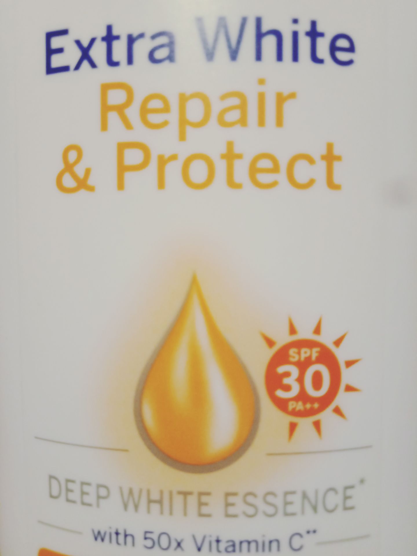 sản phẩm khi thoa khá dính,  mùi thơm nhẹ,  bao bì nhìn hơi cũ,  ko đầy chai,  hiệu quả làm trắng chưa rõ,  kiểu này dùng toàn thân chác sẽ mau hao