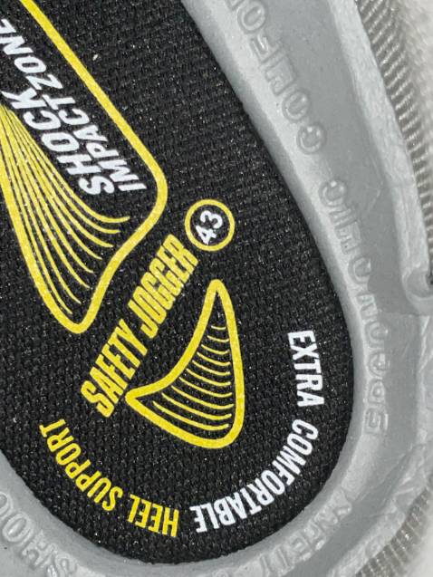 Đặt Size 42 giao 43 là sao ?