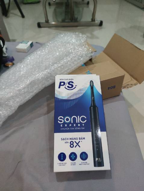 Không có bình nước tặng kèm như mô tả