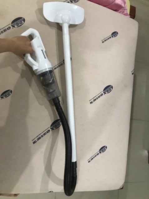 Hmmm mình thấy máy hút bụi này dùng để hút rác, tóc rụng, màng nhện và bụi hạt thì ổn, chứ nó hong đủ mạnh để hút các bụi mịn hoặc bụi bám, dù sao thì nó cũng tiện, gọn nhẹ và chất lượng phù hợp với giá tiền nên cho 5 sao để mng có thể yên tâm mua nhe 🙆🏻