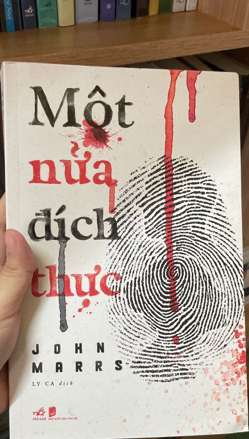 Mặc dù dịch thời gian giao khá là lâu nhưng cuối cùng vẫn tới tay một cách hoàn chỉnh nên khá hài lòng với dịch vụ giao hàng của Tiki, chưa đọc nên không nhận xét về nội dung được.