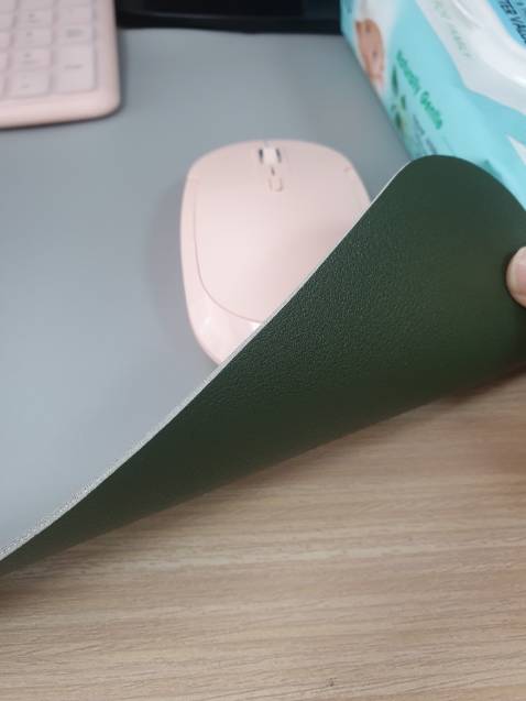 hàng đẹp, chuột di chuyển tốt. xài loại 40x80 thì thoải mái hơn, loại 30x60 hơi nhỏ so với bàn phím và chuột